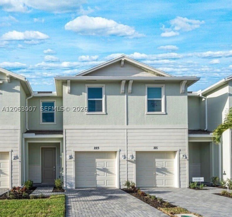 223 SE Woodbark St – photo 3