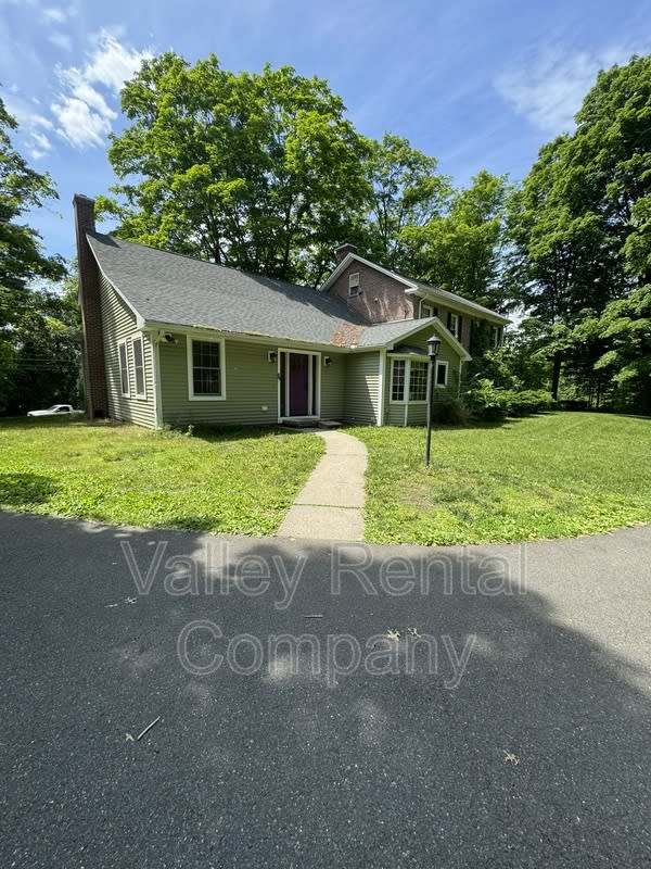 4 Lawrence Plain Road – photo 2