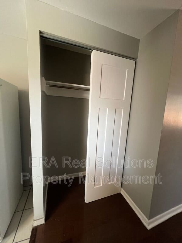 301 S Napoleon Ave – photo 4