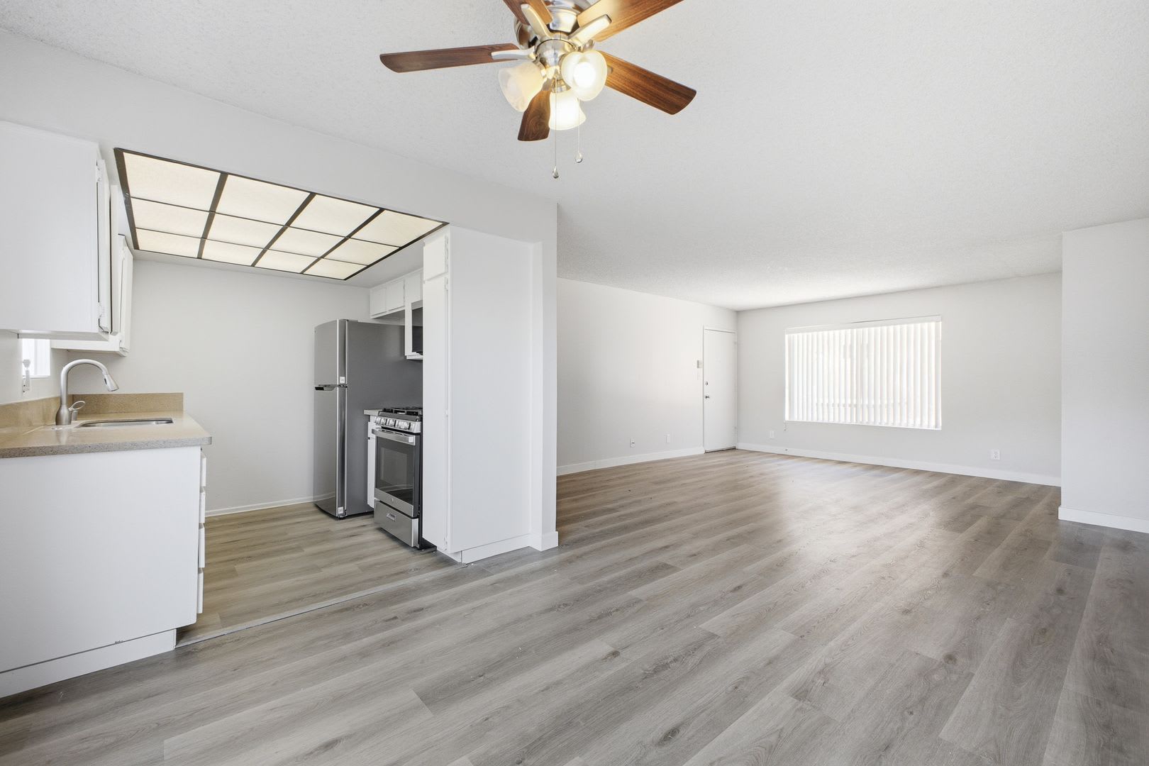 Modern Comfort in the Heart of Burbank – photo 5