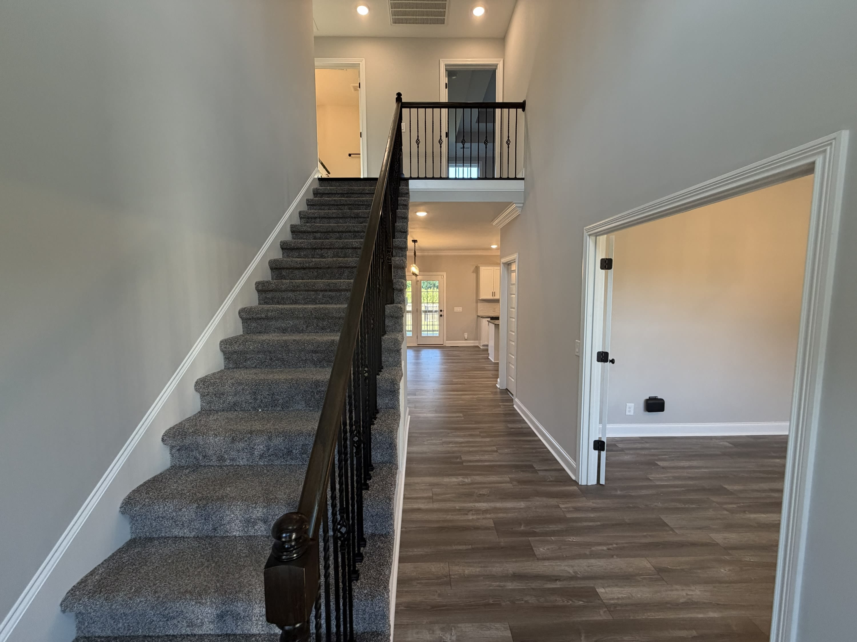 3084 Timberdale Drive – photo 2