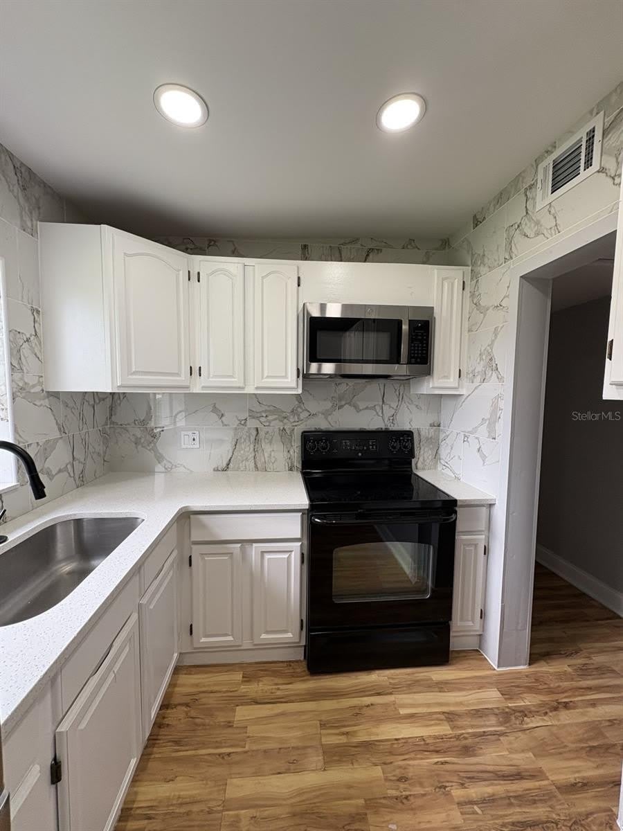821 S Solandra Drive – photo 4