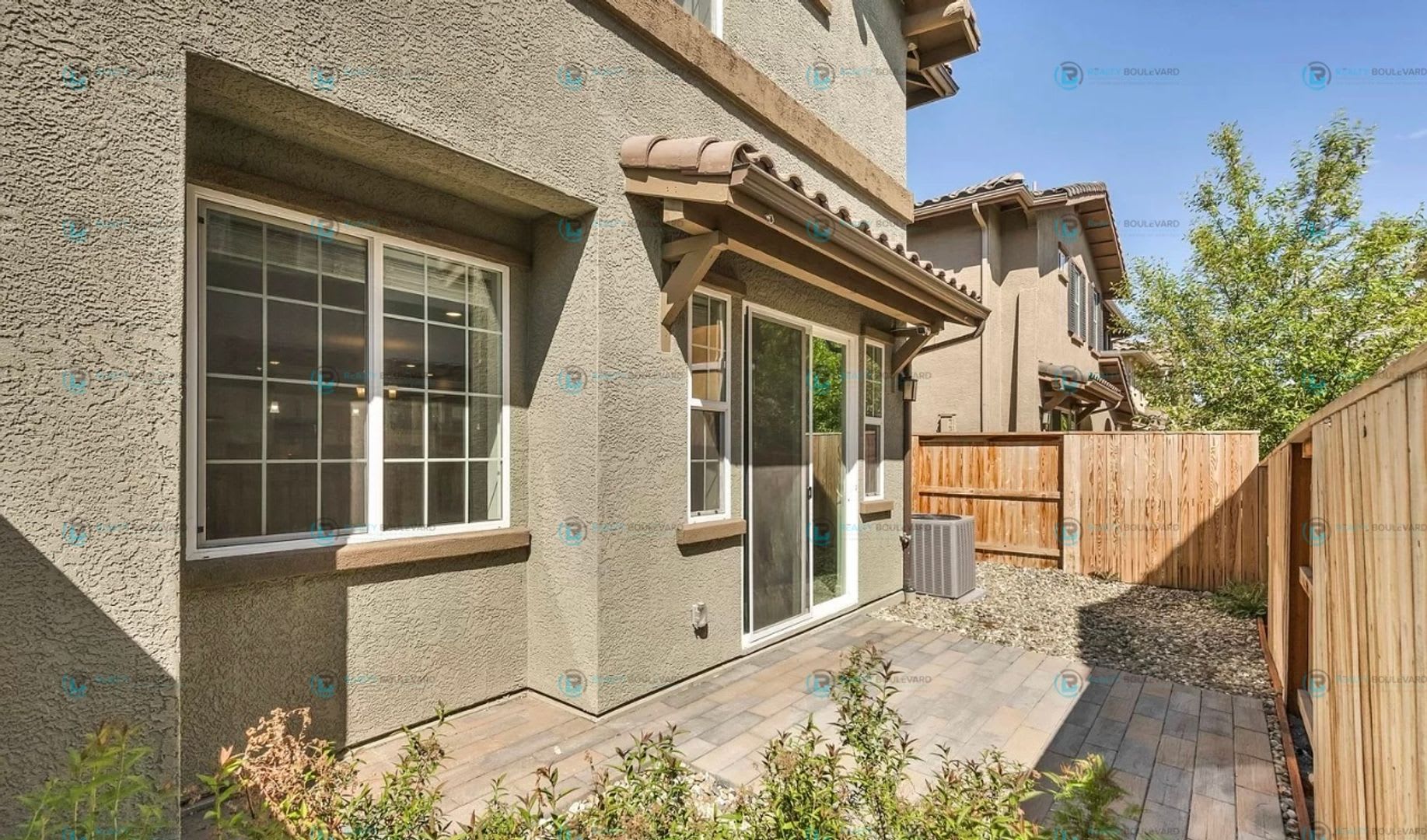 Discover Luxurious Living In This Stunning 3 Bedroom 2 Bathroom 2 Story Condo Perfectly Designed For Comfort And Style – photo 3