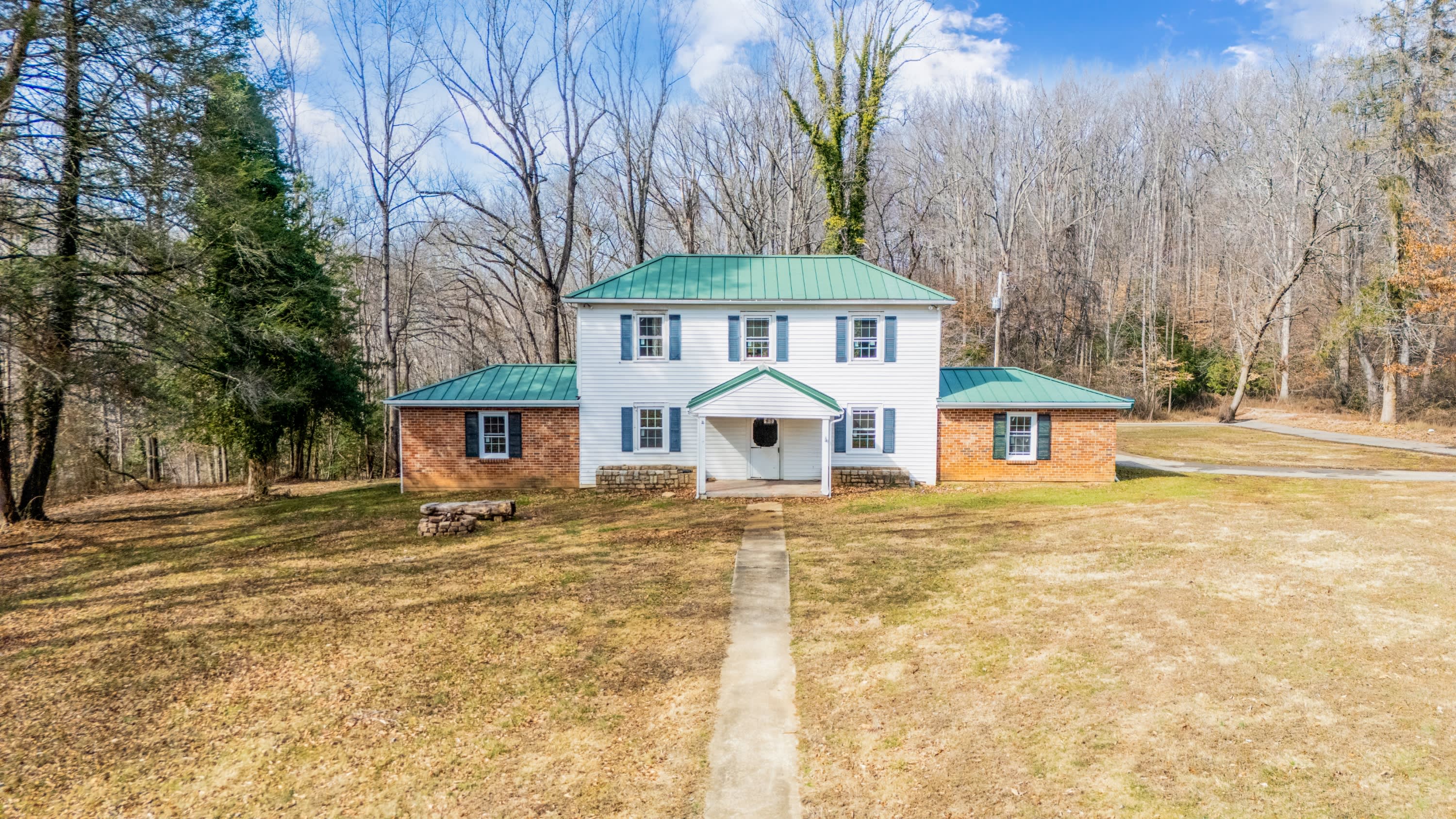 228 Newcomb Drive – photo 1