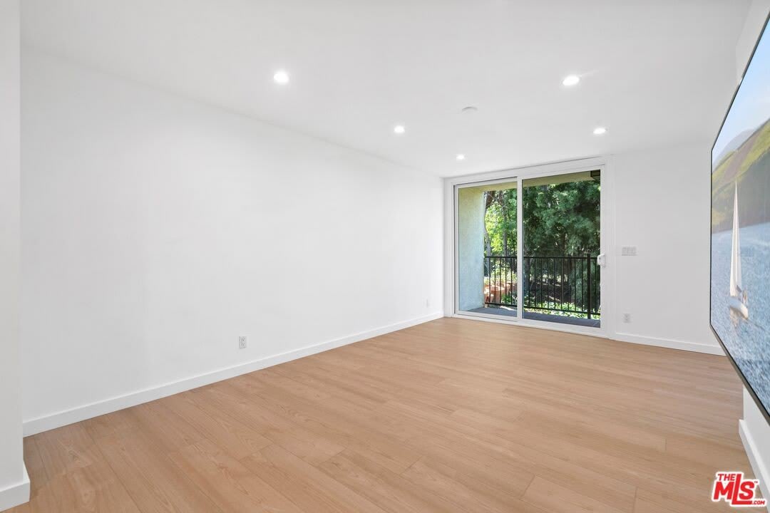 23901 Civic Center Way – photo 4