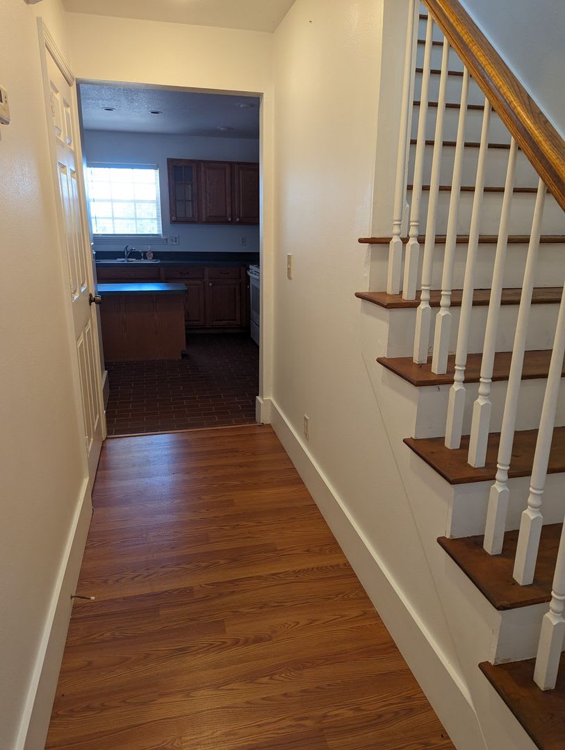Farm House on Acreage for Rent – photo 4