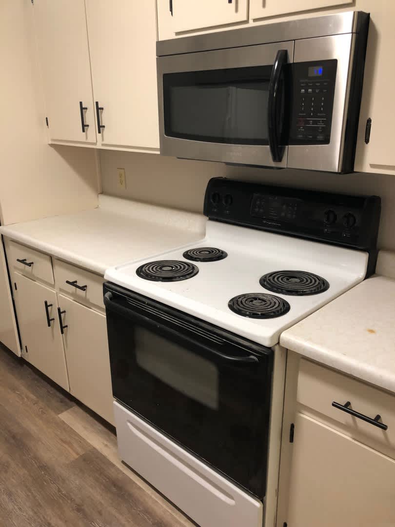 UPDATED! 2 bedroom 2 bath New paint, new granite, ALL APPLIANCES PROVIDED – photo 5