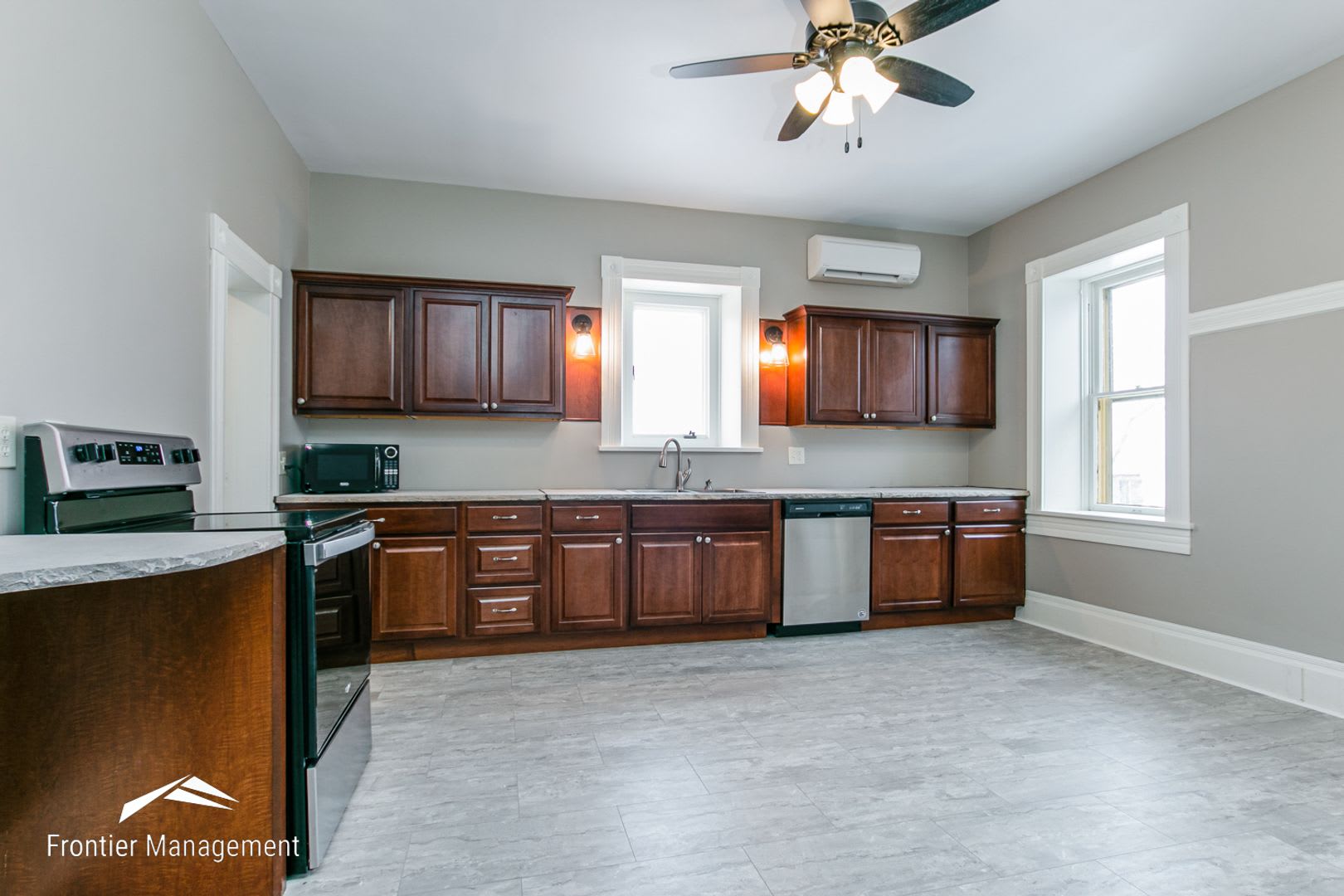 Charming 4 Bedroom Home Located Outside Of Alma Ks – photo 5