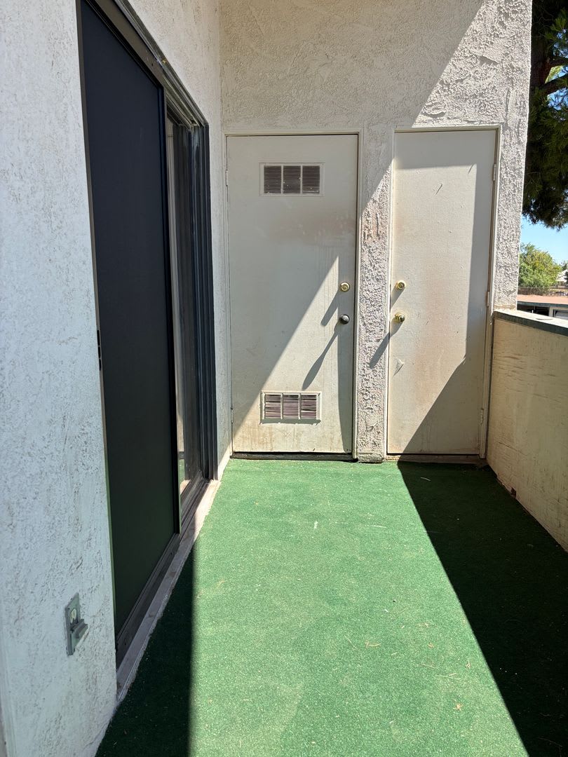 East Lancaster Condo – photo 2