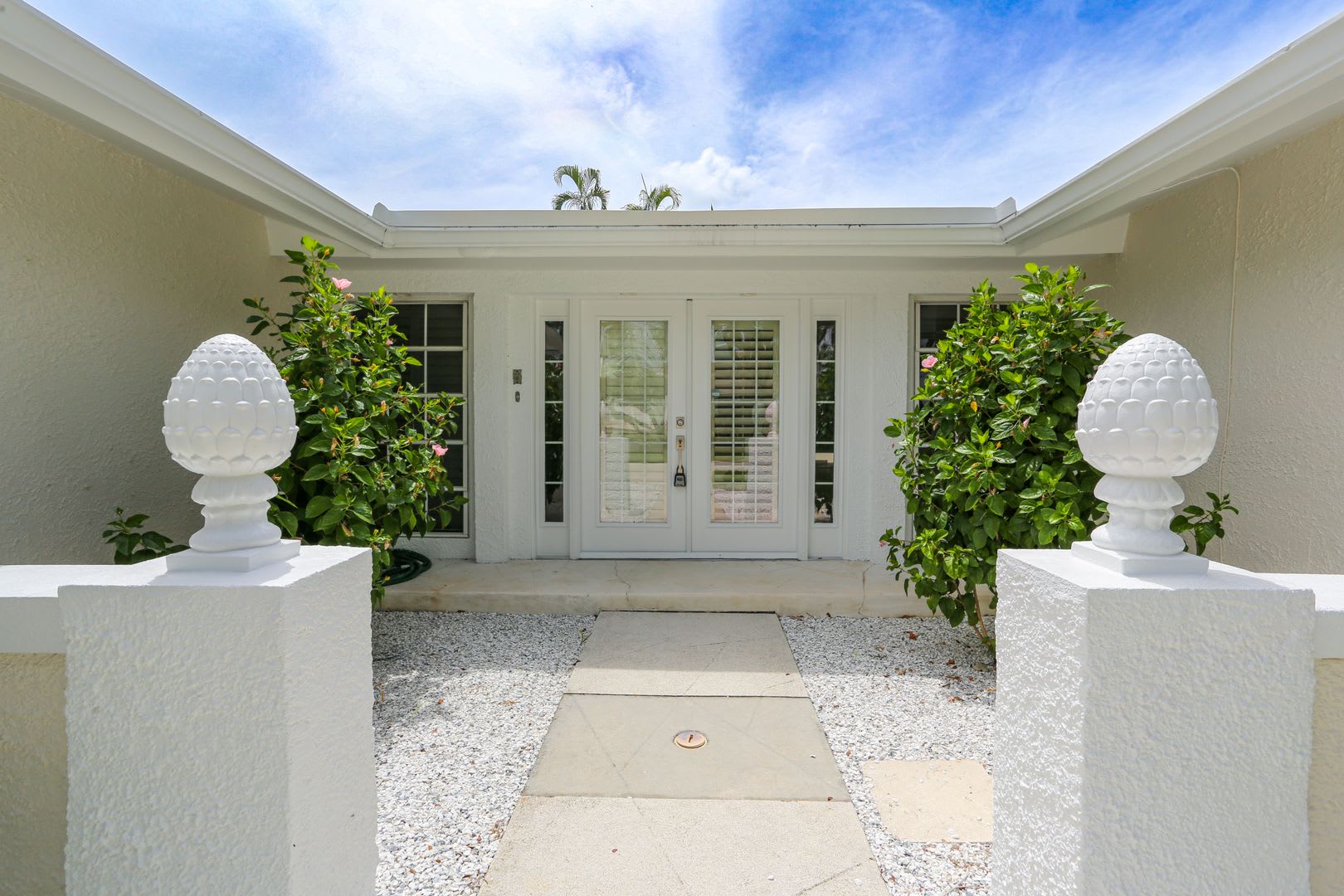 Luxury Park Shore Stunning Fully Remodeled Modern Unfurnished 3 2 Private Large Patio Home With Private Park Shore Beach Access No Hoa Move In Today – photo 3