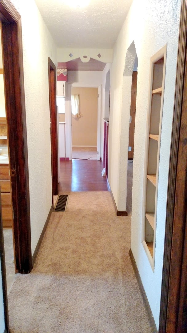 Two Bedroom House in Jefferson Hills With Central Air And Detached One Car Garage – photo 5