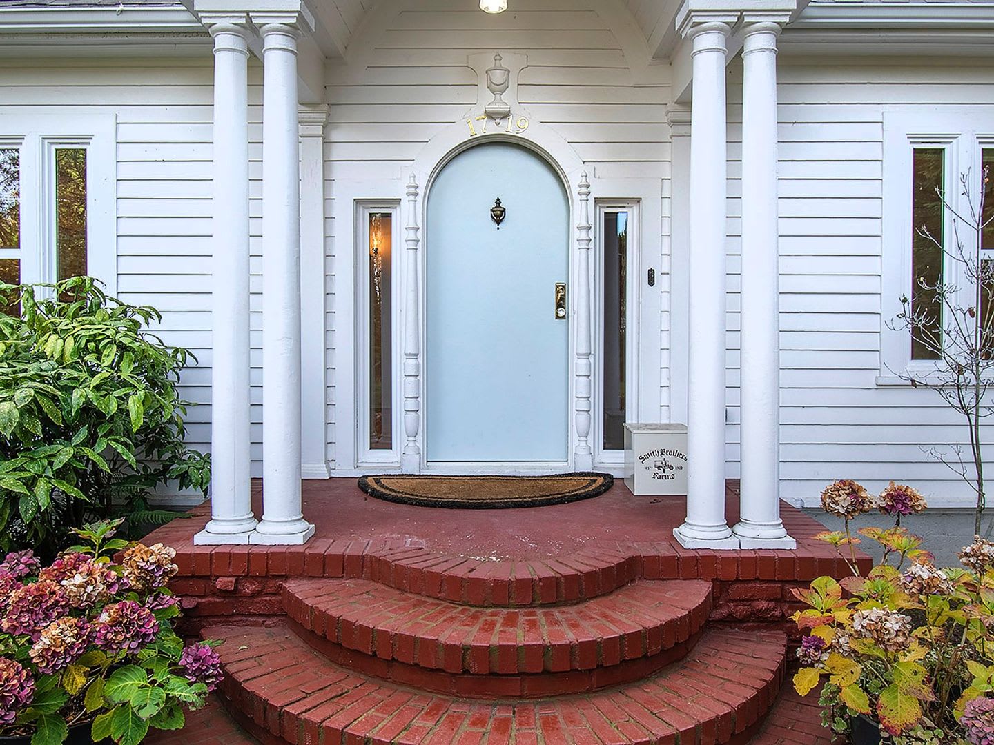 Spacious, Refurbished House on Private Drive with Outdoor Space – photo 3