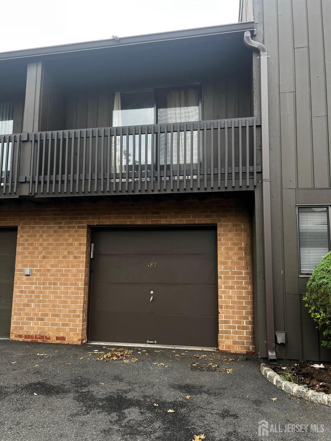 187 Westgate Drive – photo 2