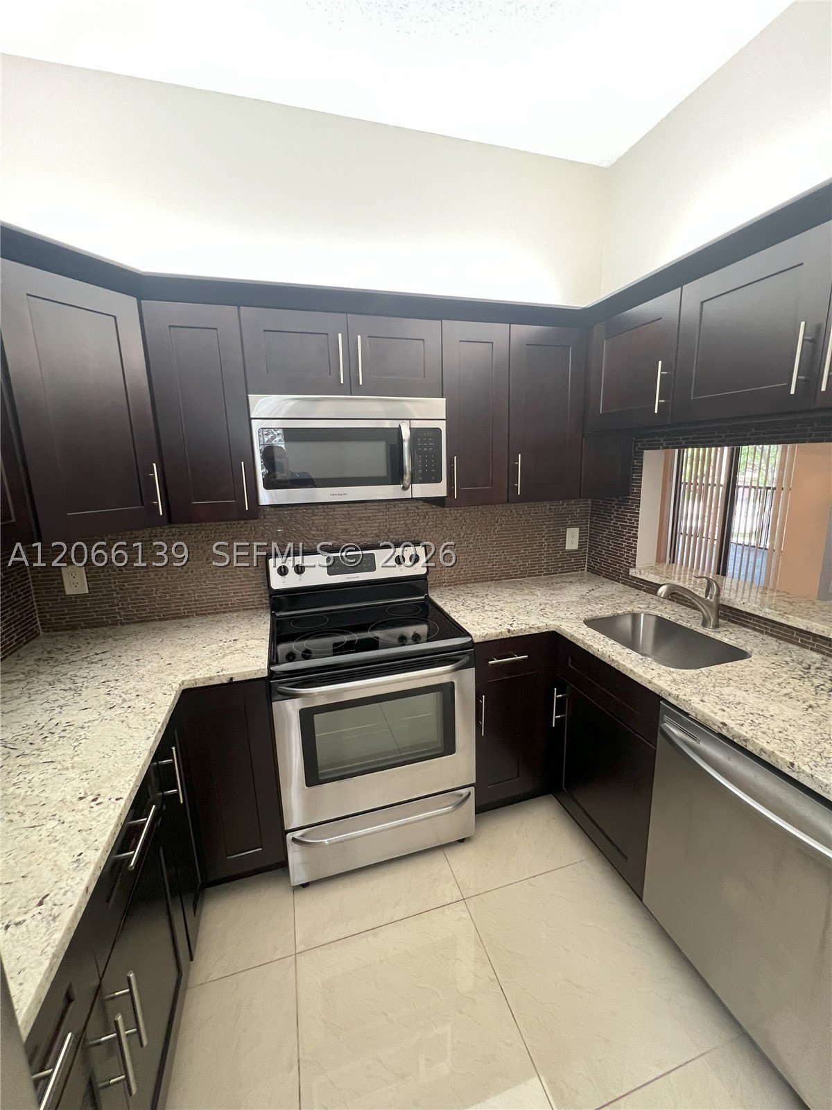 10700 NW 14th St – photo 3