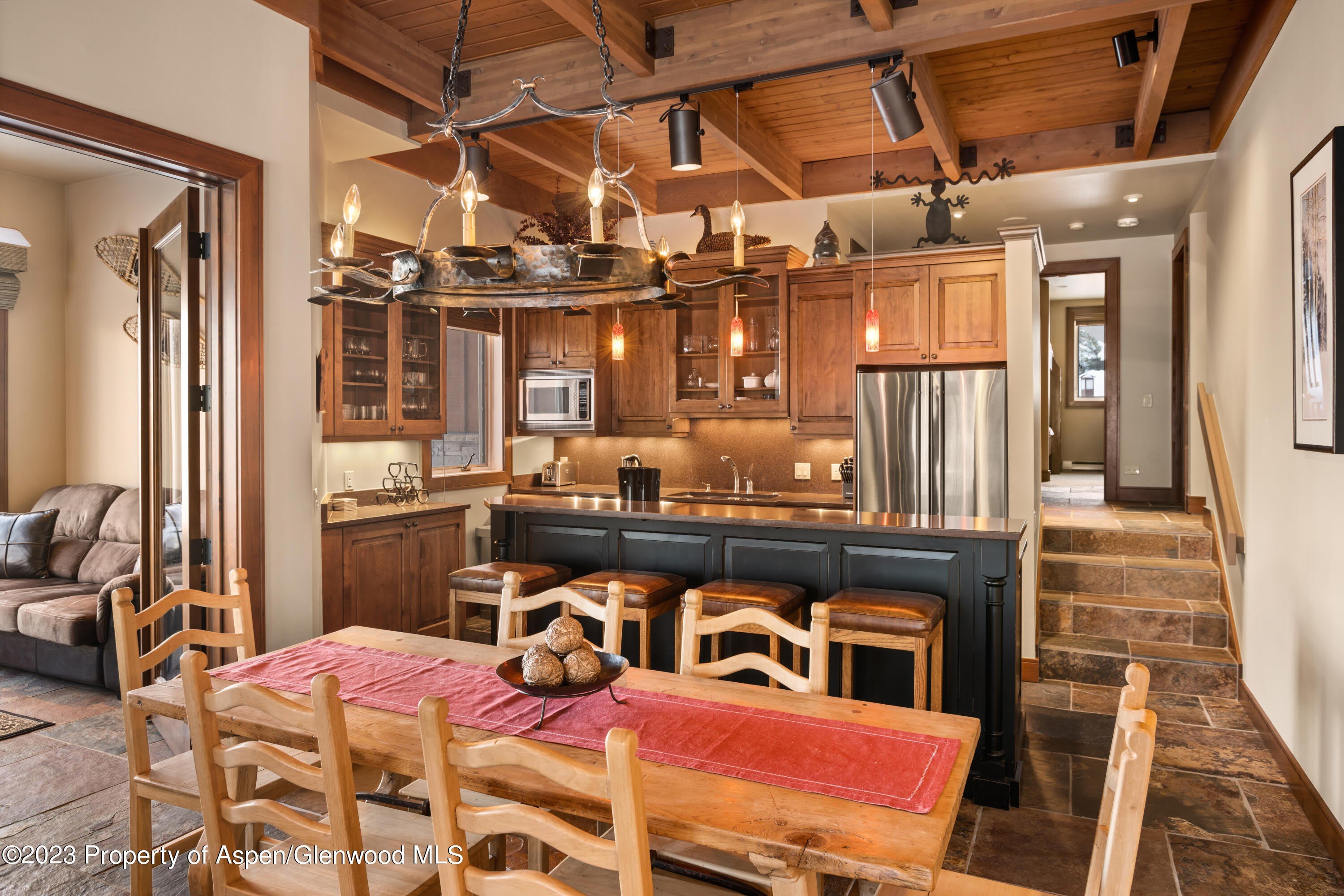 800 Ridge Road – photo 5