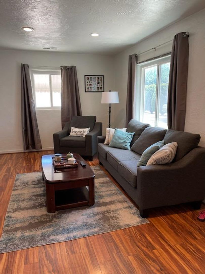 ADORABLE WEST MESA HOME 2 Bedroom 1/BA 1/CG BYA – photo 4