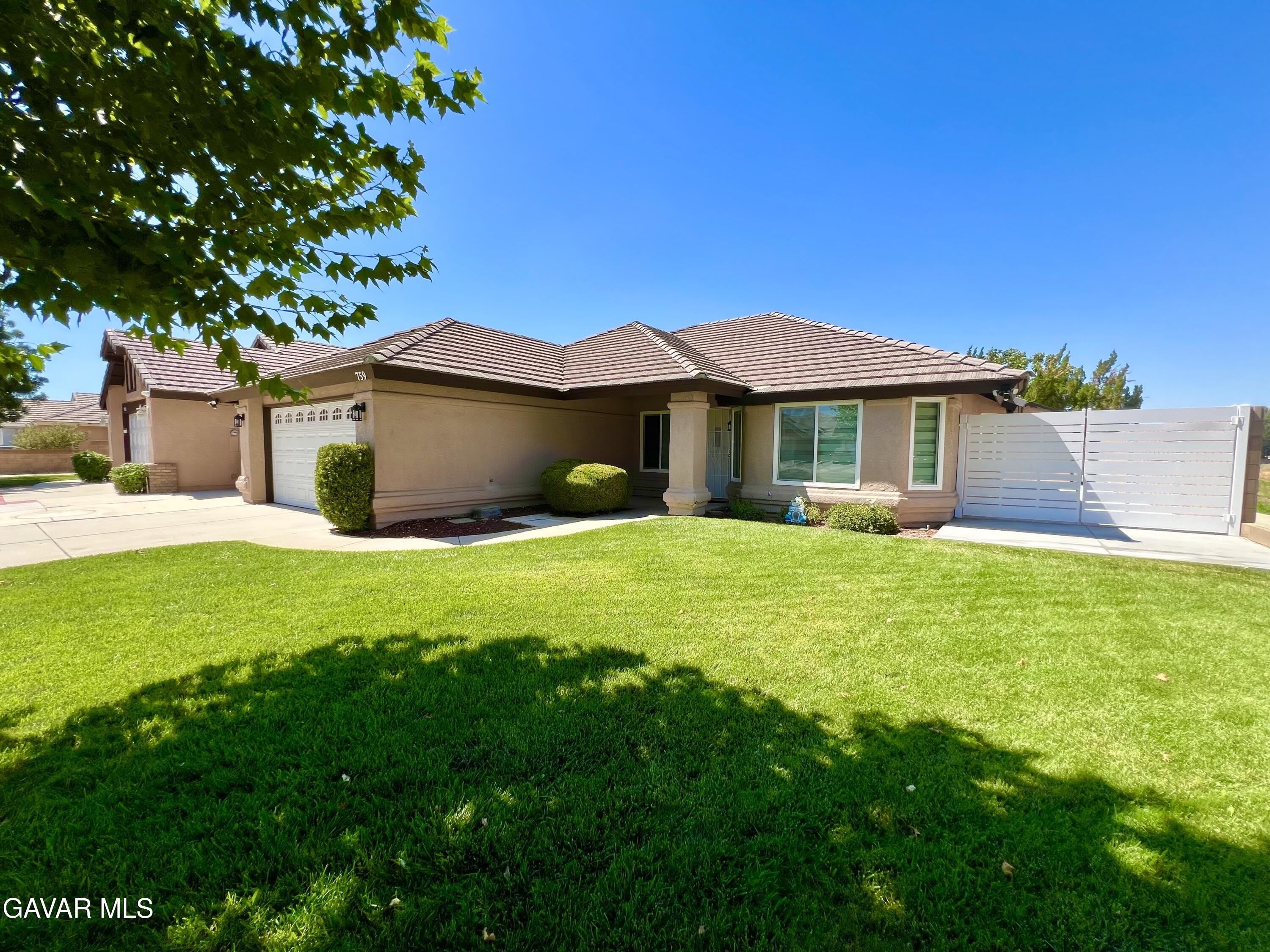 759 E Avenue J6 – photo 4