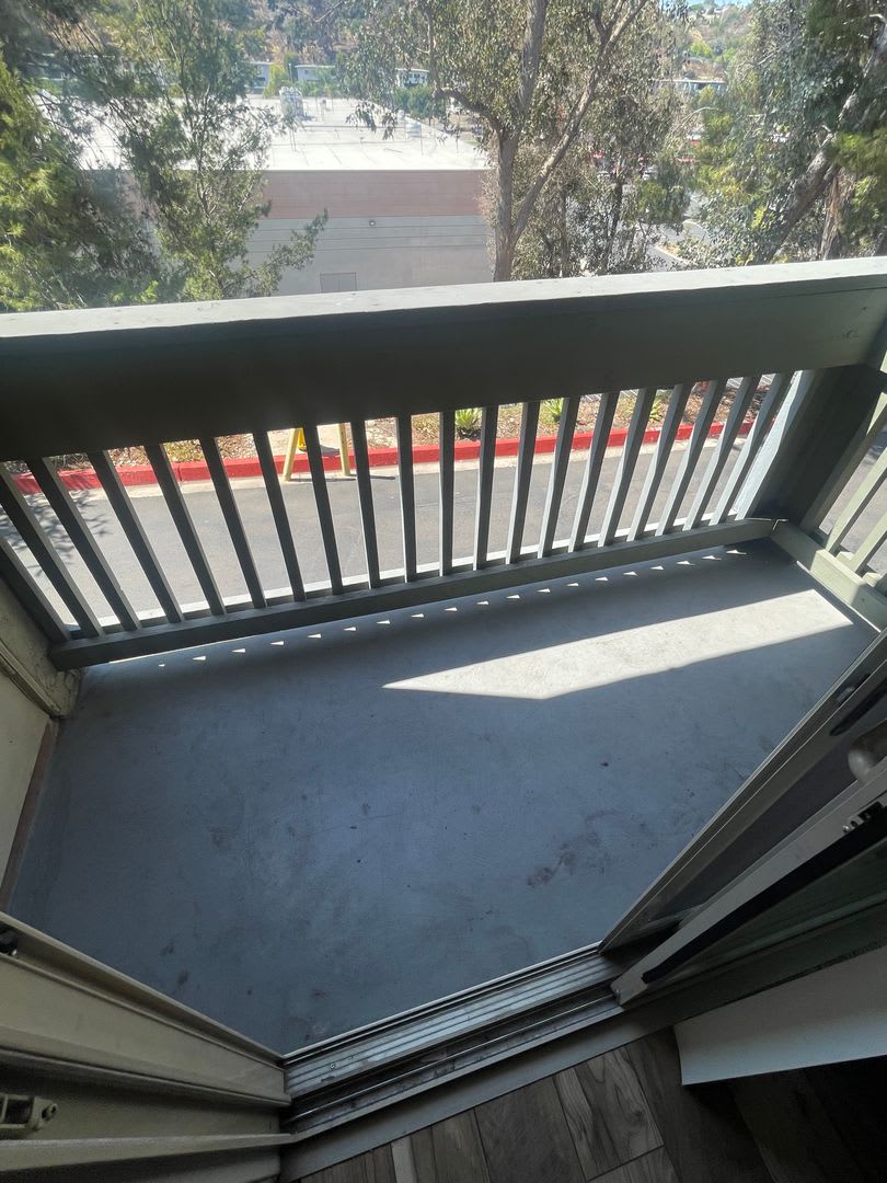 Completely Remodeled 3 Bedroom in San Diego!! Water/Trash Included – photo 4