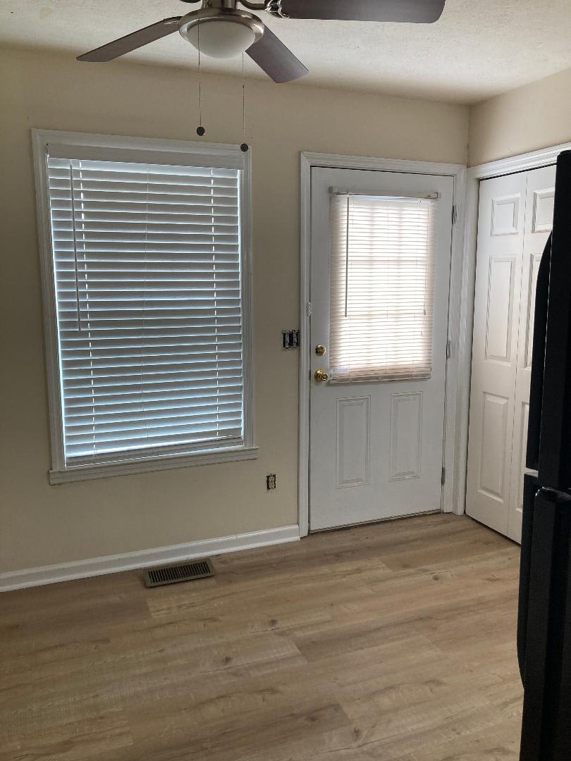 606 Windcrest Dr – photo 4