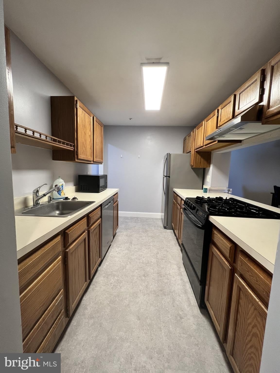 1104 WATERS EDGE Drive – photo 4