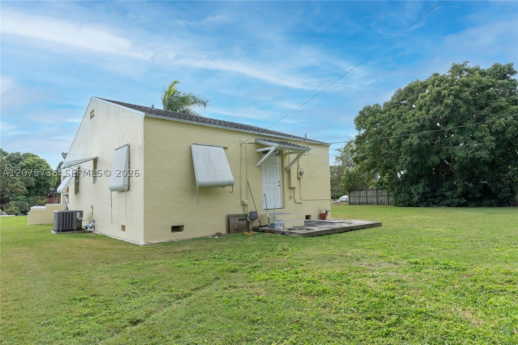 27 NW 21st St – photo 2
