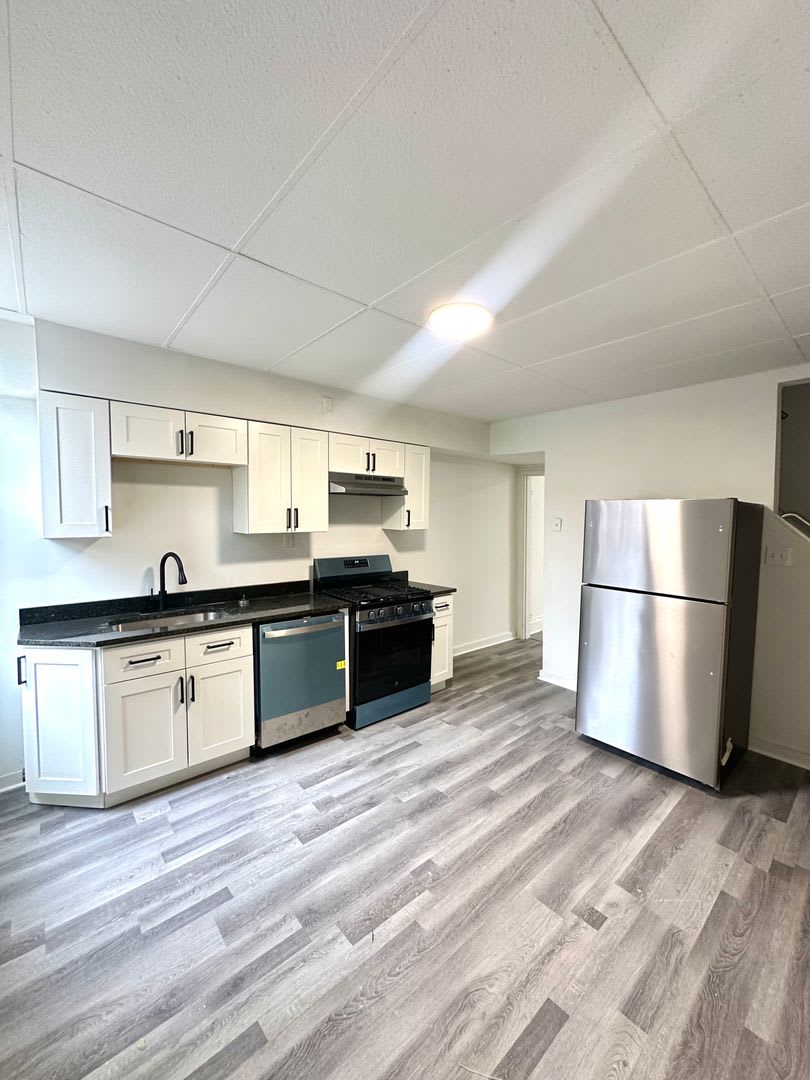 Updated 2 Bed 1 Bath Home W Bonus Space Convenient Location Walkable Neighborhood Available Now – photo 1