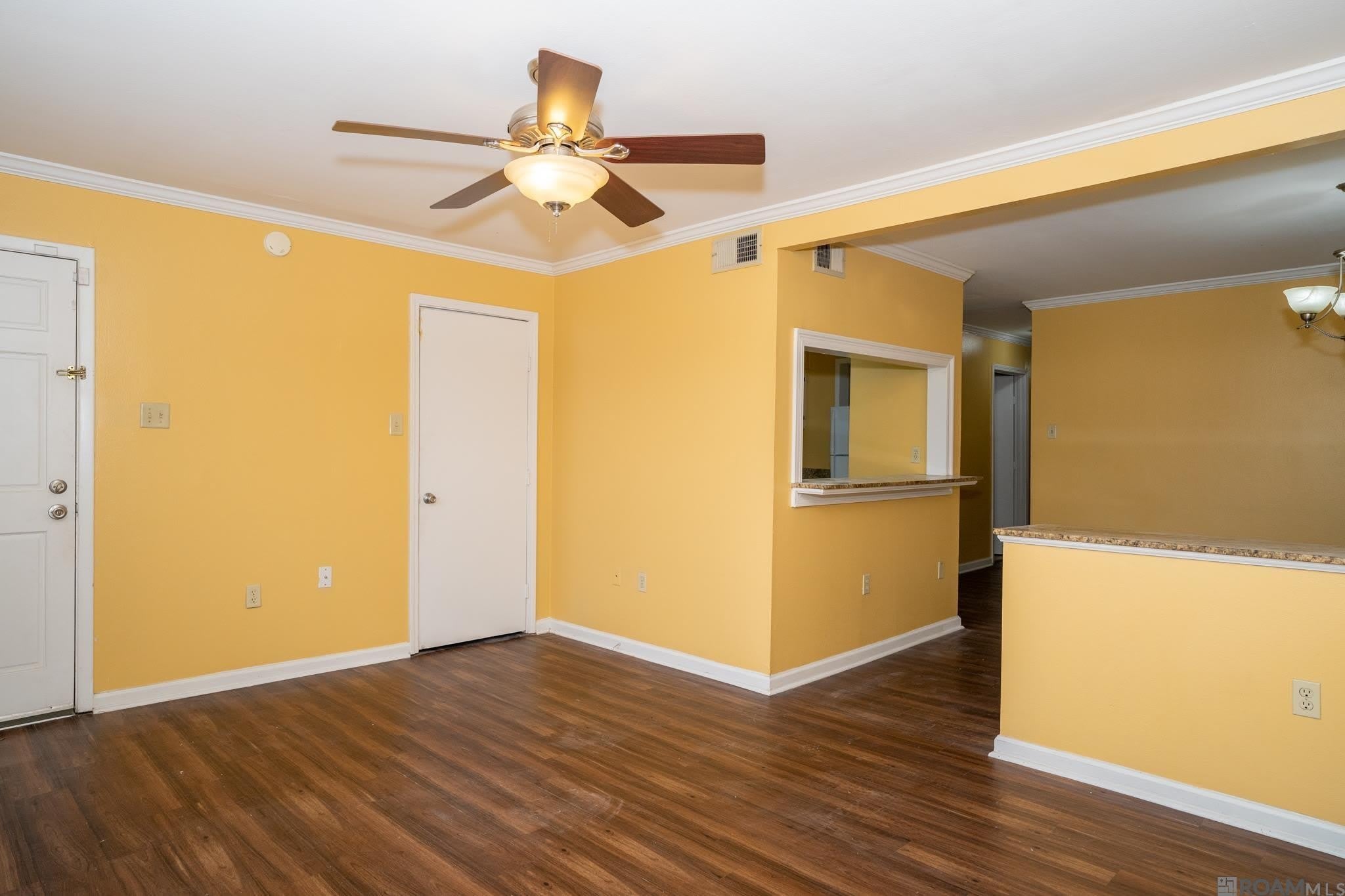 4630 Southpark Dr – photo 3