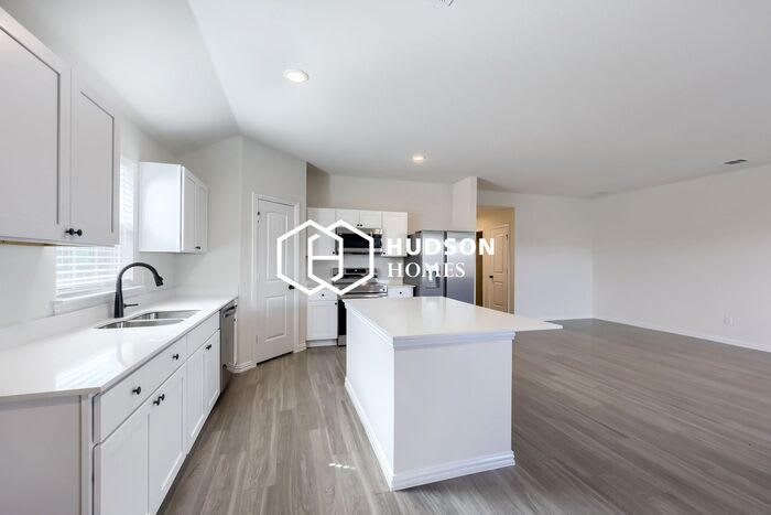426 Rose Avenue – photo 4