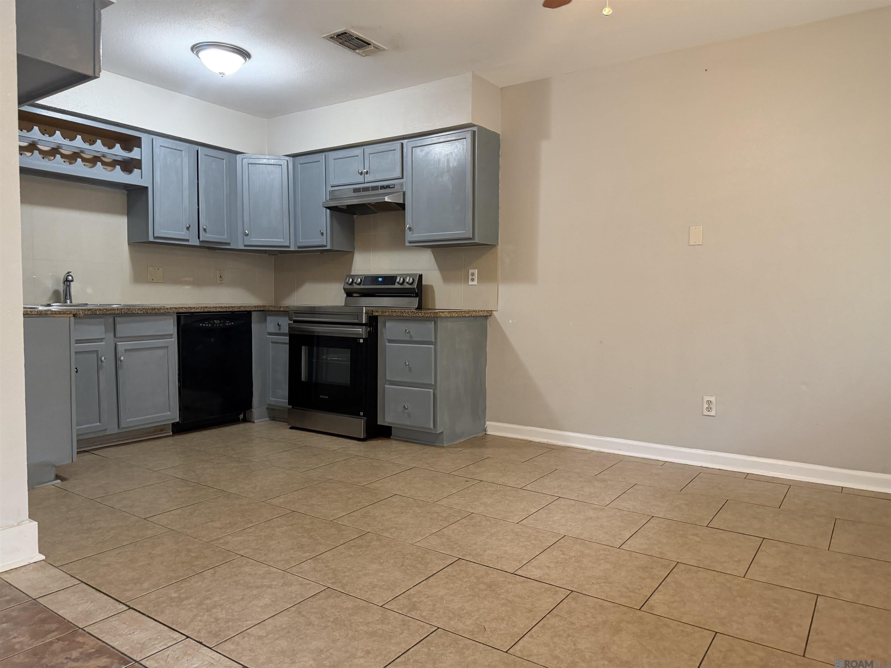 2723 Tifton Street – photo 4
