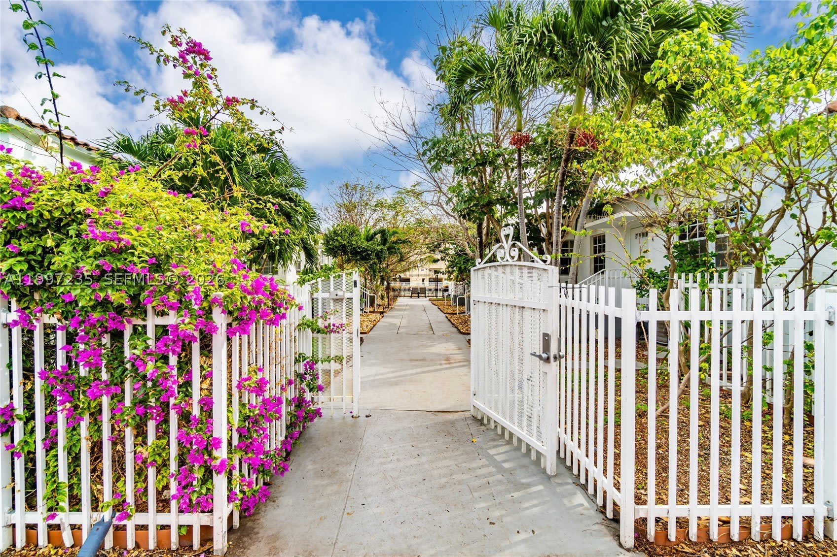 8401 Crespi Blvd – photo 1