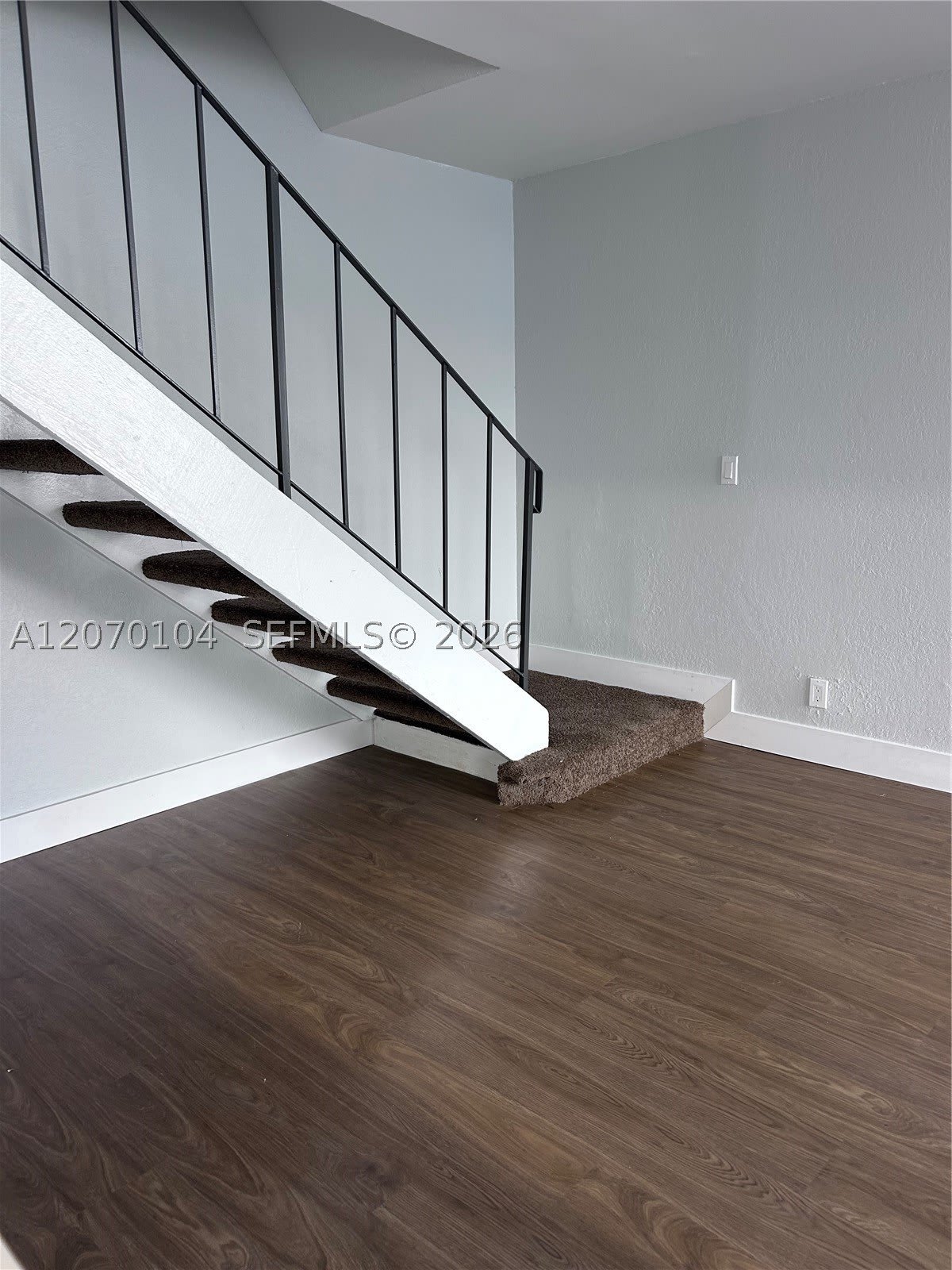 2181 Catherine Dr – photo 3