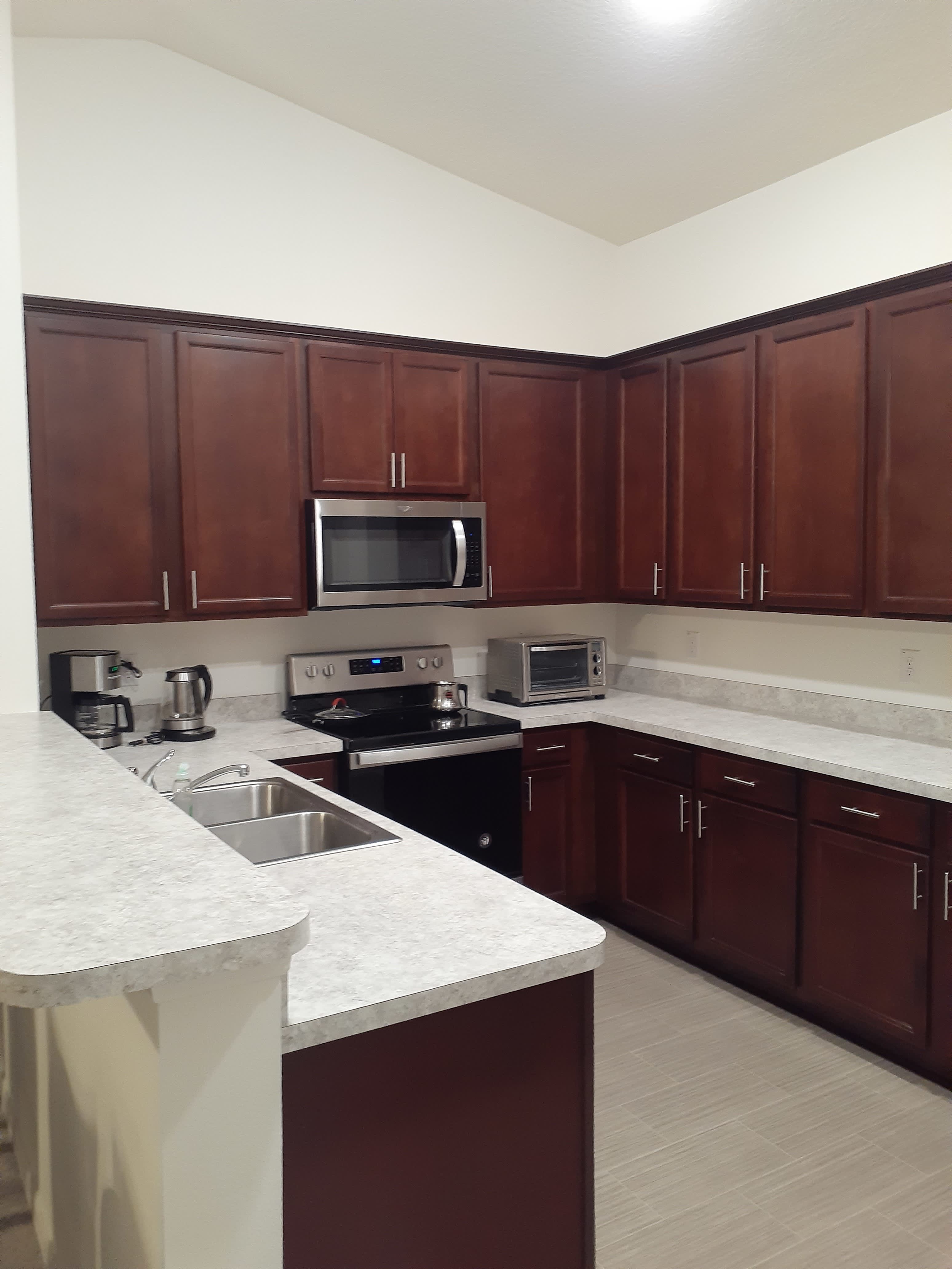 1665 Nona Street Northeast – photo 2