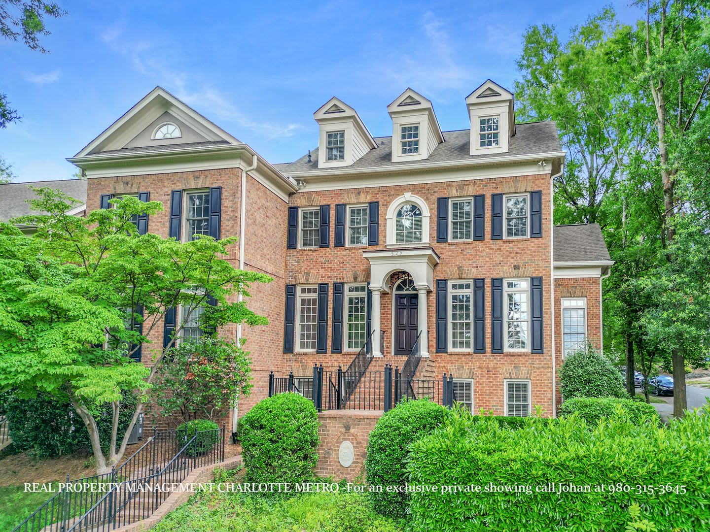 Luxurious 4 Bedroom 5 5 Bathroom Townhome On Prestigious Queens Road For Private Showing – photo 1