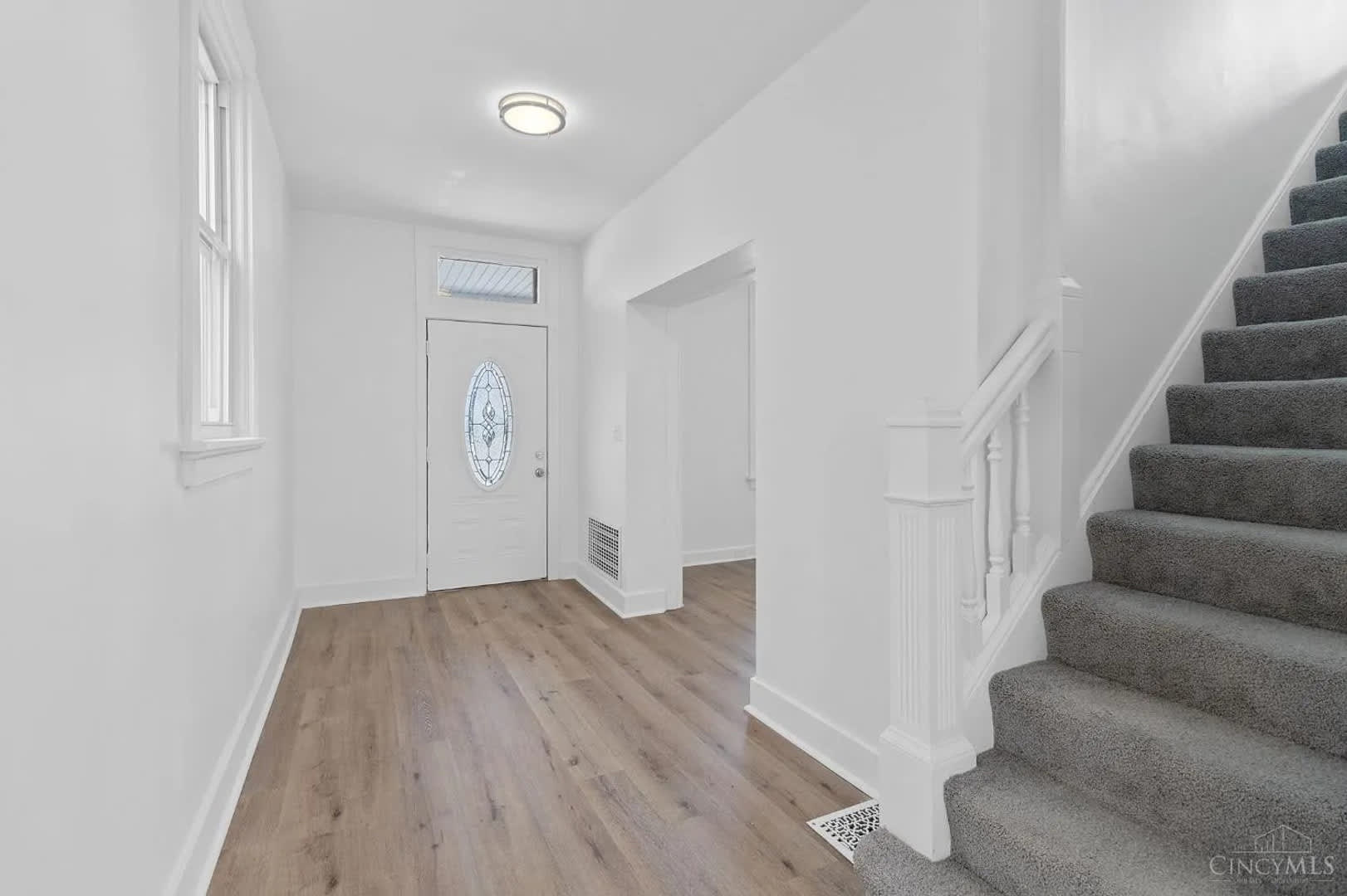 Newly renovated! Available August 1st 2027 – photo 3