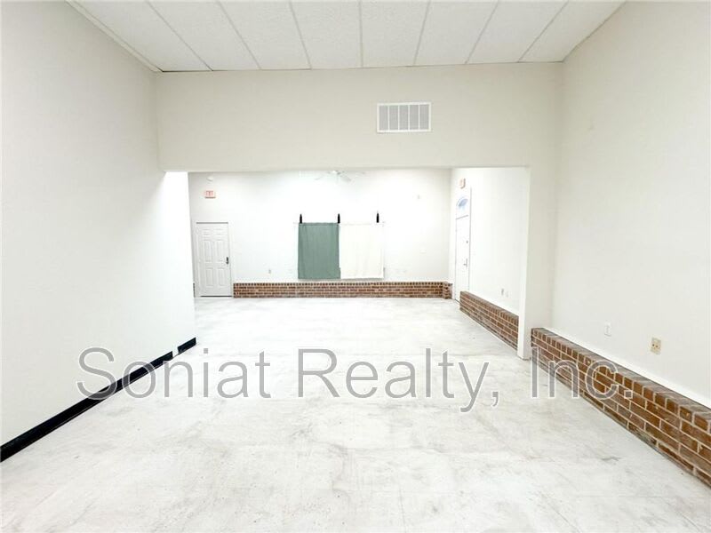 2658 Ursulines Avenue – photo 2