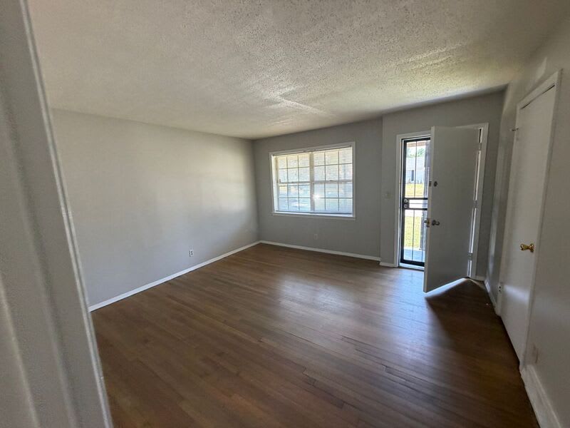 4372 Deerland St – photo 5
