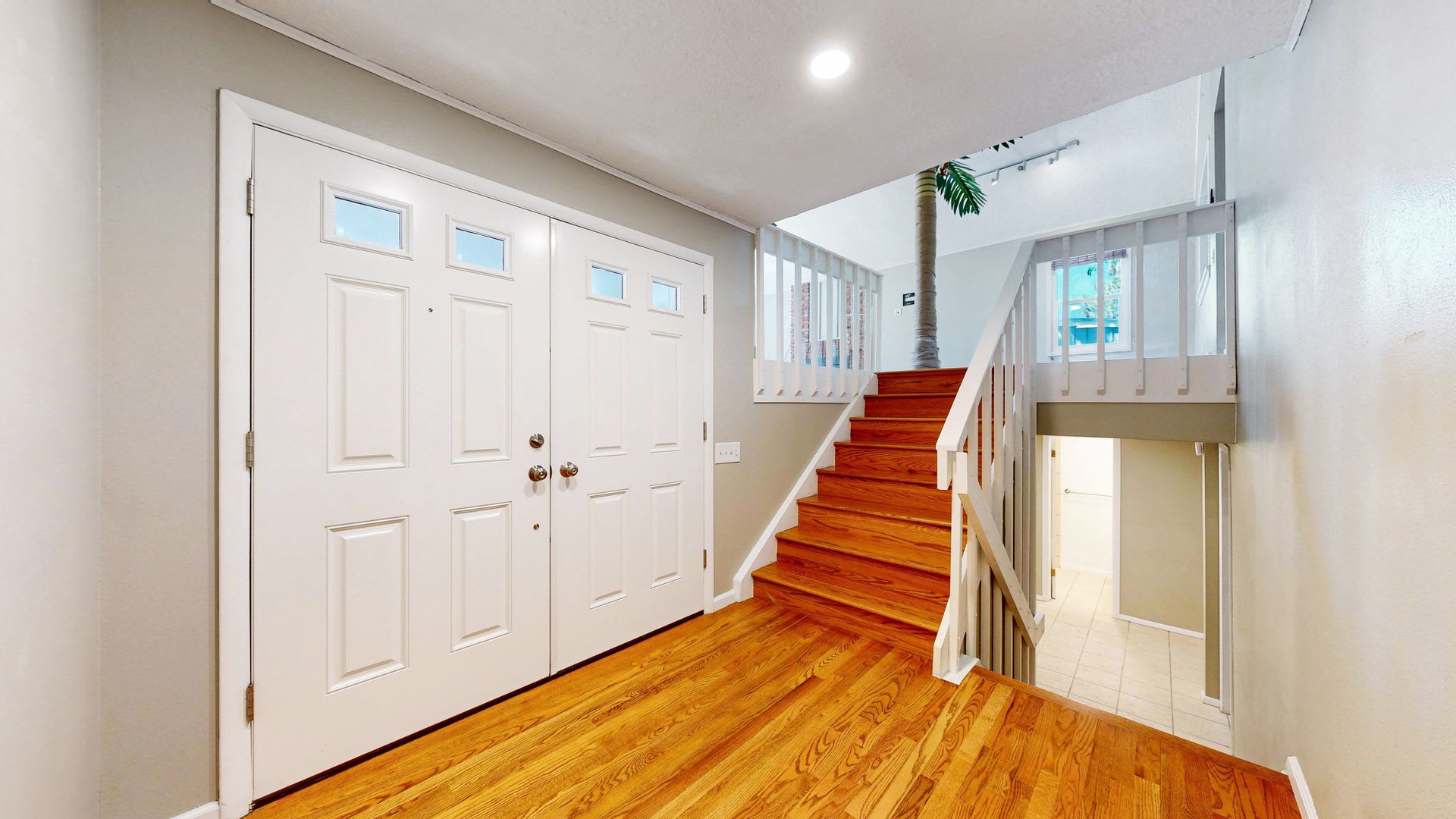 Stunning 3 bed/2 bath home available now – photo 3