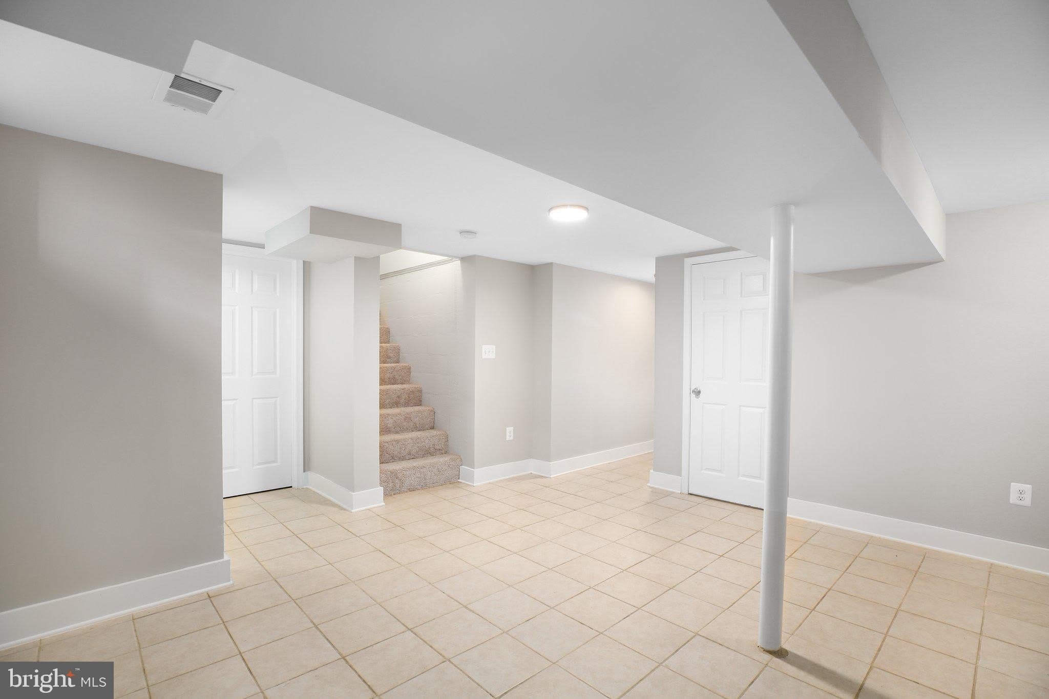 1213 STAFFORD Avenue – photo 3