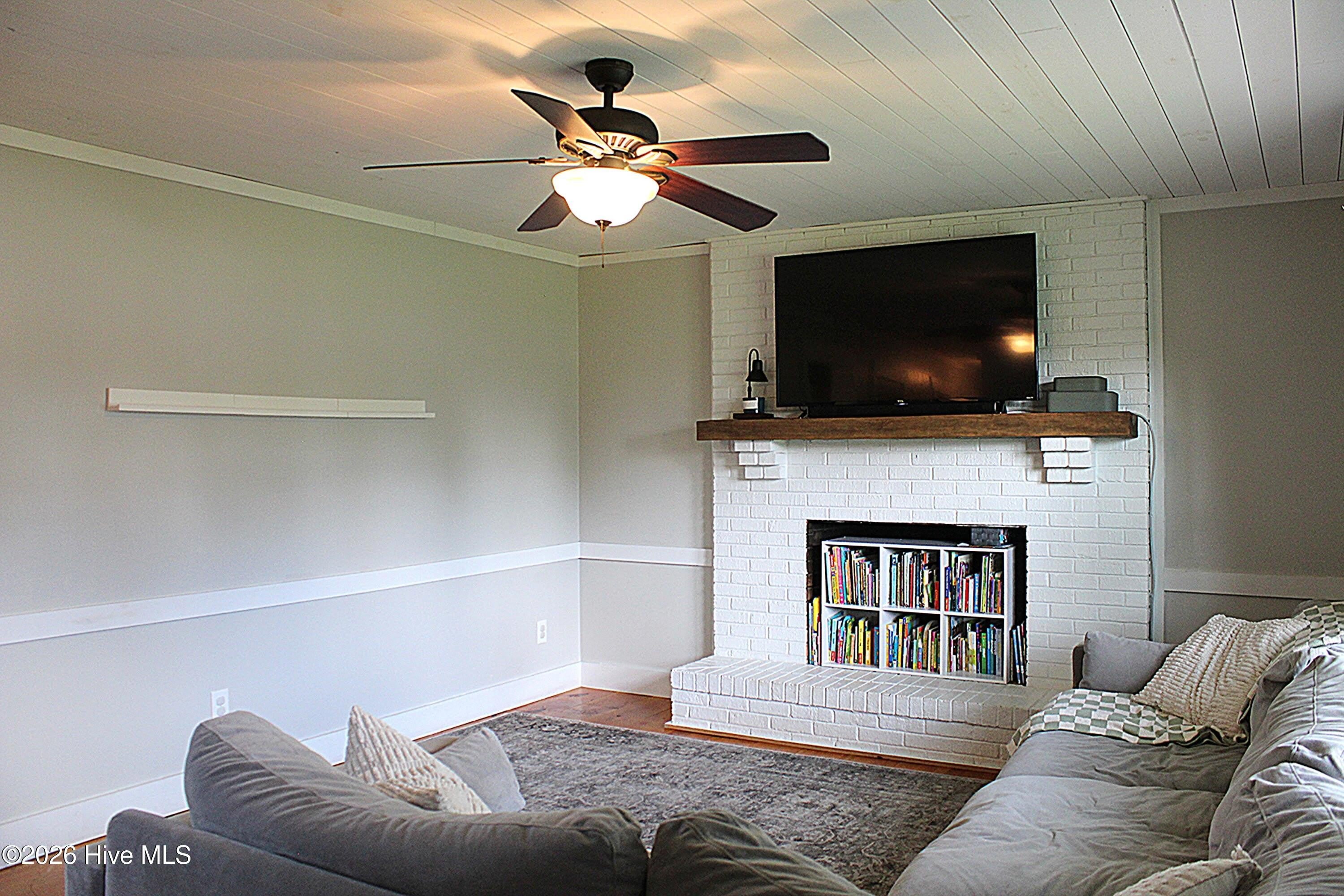 218 Dogwood Street – photo 3