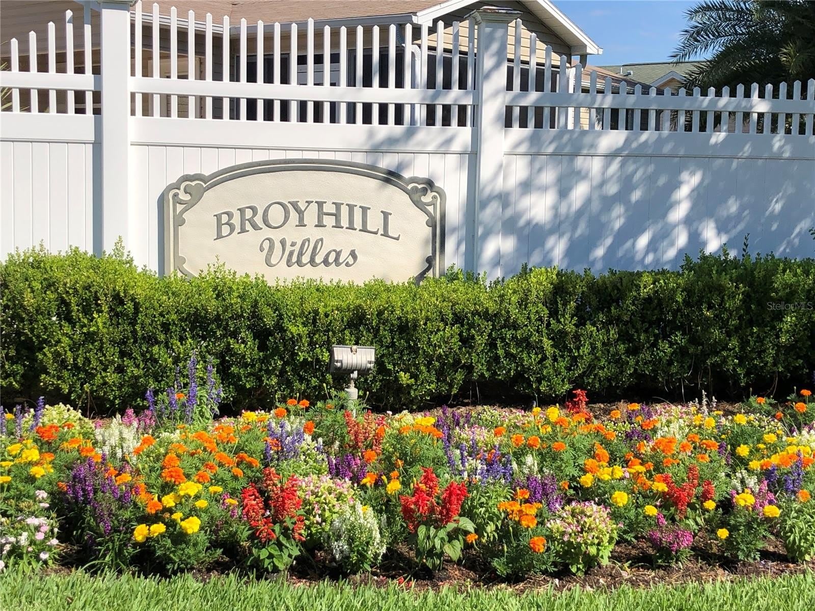 2099 BROYHILL Avenue – photo 1