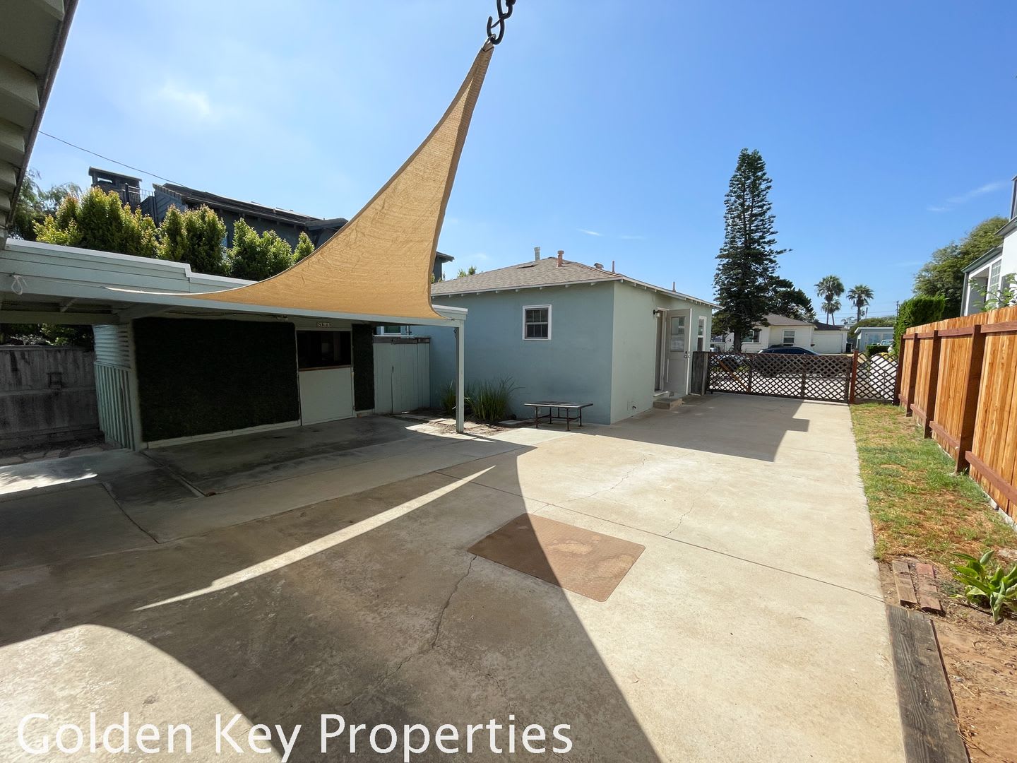 1BR/1BA Home with detached 2 Car Garage! Minutes from the beach! – photo 5