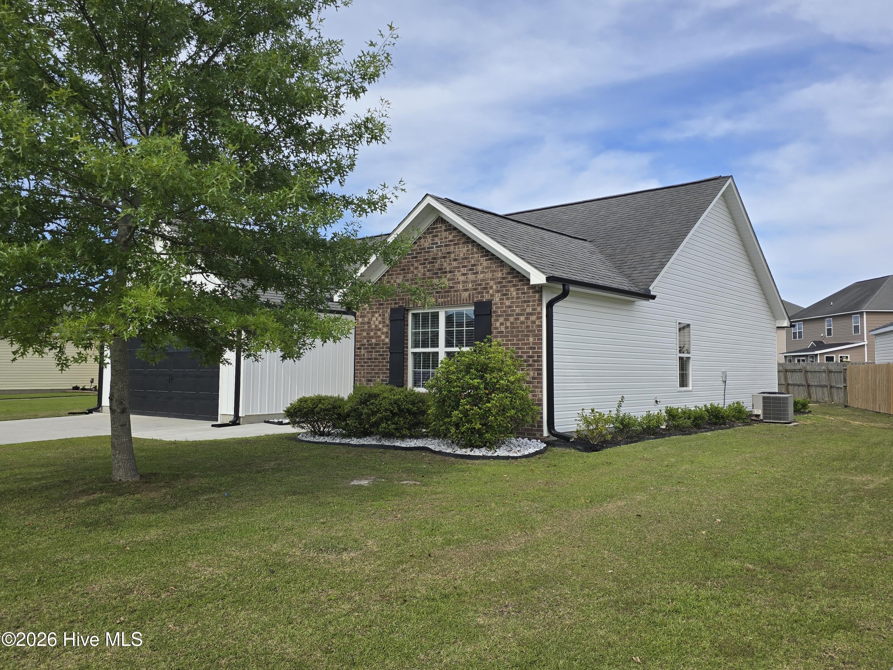 302 Kingston Road – photo 3