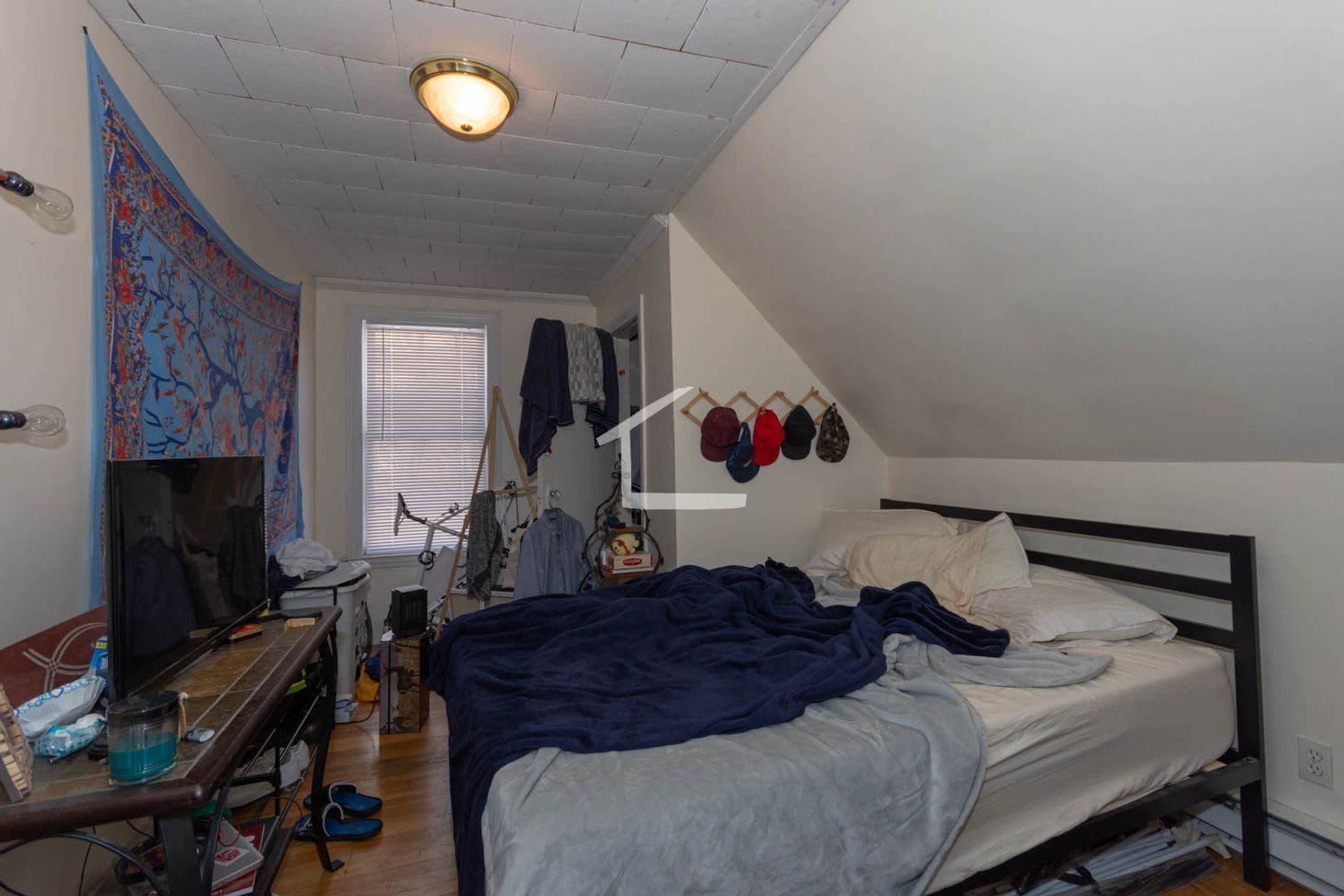 Large 3 bed in Allston – photo 1