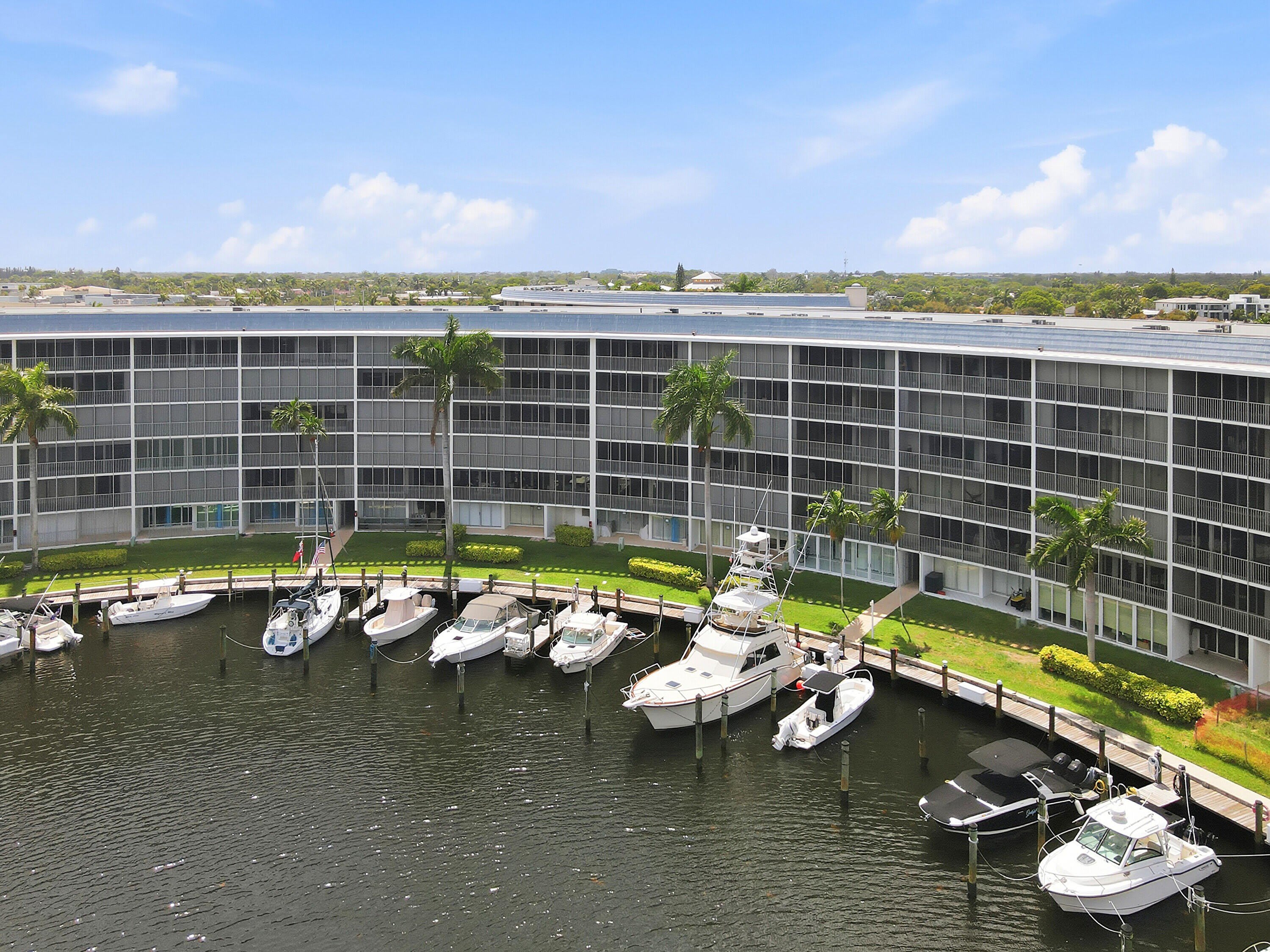 1427 E Hillsboro Boulevard – photo 2
