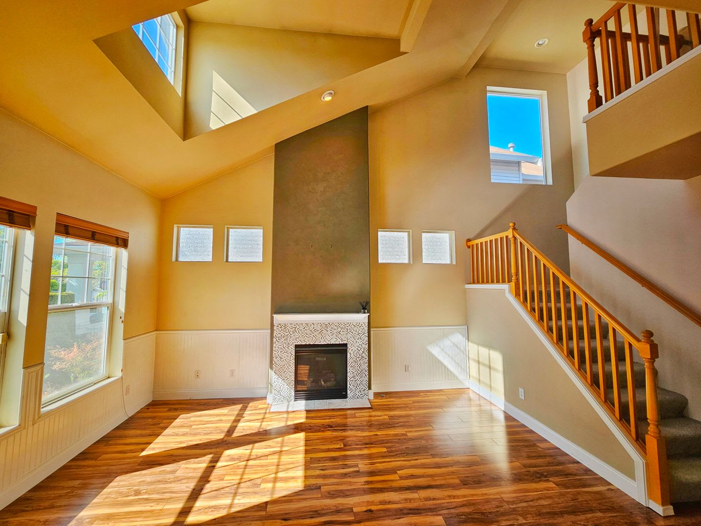 Charming 3 Bed 2.5 Bath 2 Story Home in Beautiful Lakeland, Auburn – photo 5