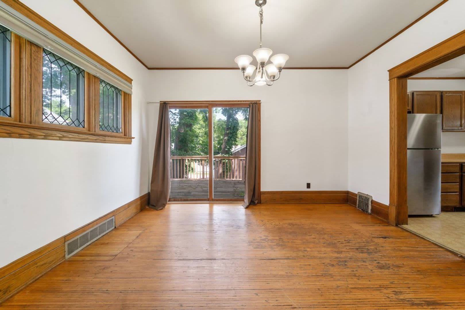 513 W 22nd St – photo 2