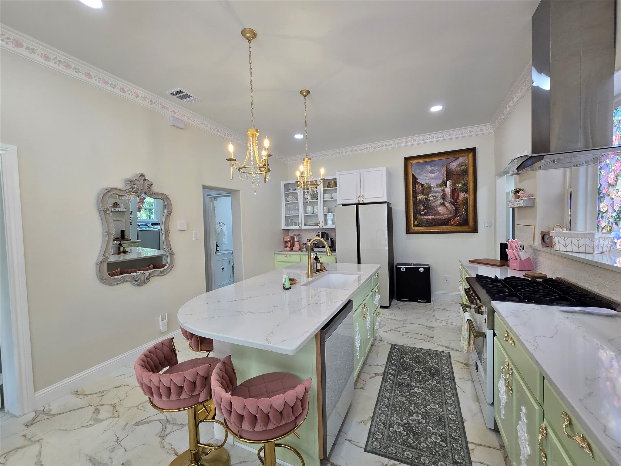 401 E Chestnut Street – photo 4