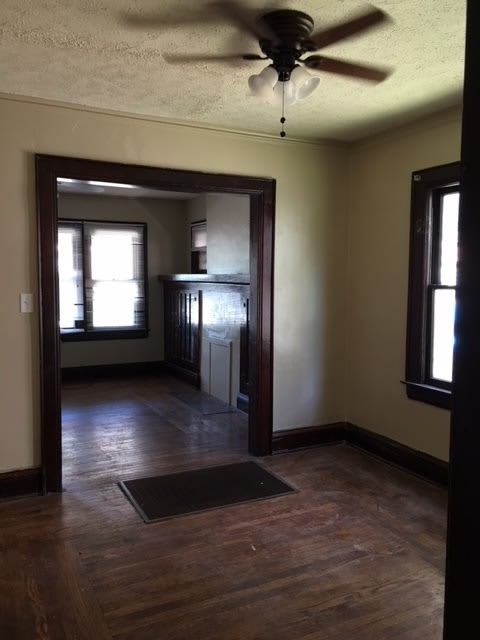 Four Bedroom Home in Charleston – photo 4