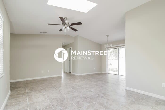 1072 Genesee Avenue Southeast – photo 3