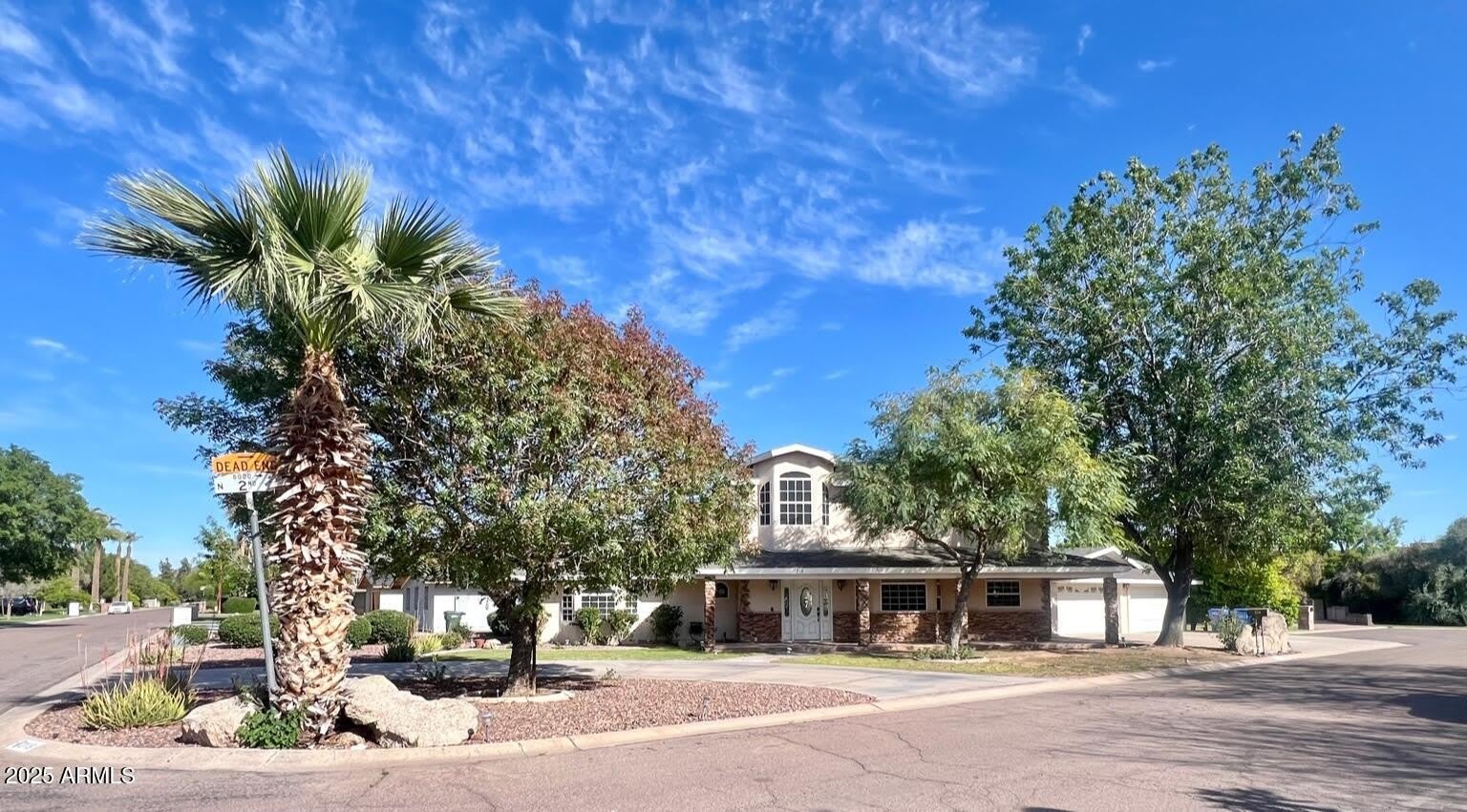 219 W HARMONT Drive – photo 1